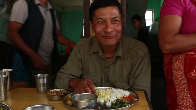 尼泊尔加都 街道 市井 手抓饭 吃饭店