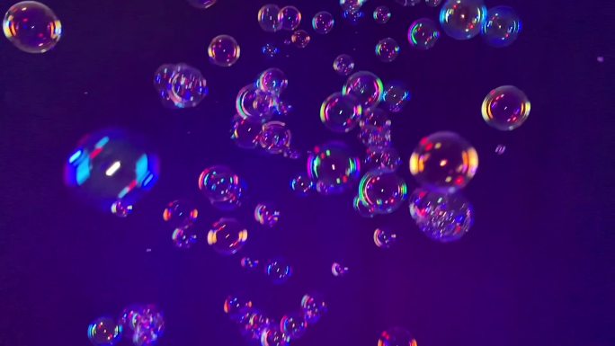 彩虹色的泡泡气泡