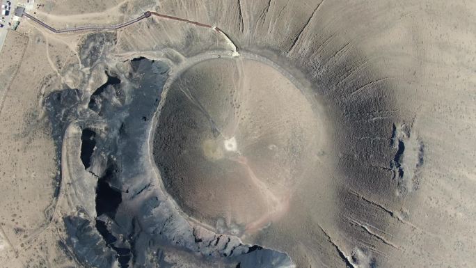 中国最年轻的火山乌兰哈达火山全景视频高清