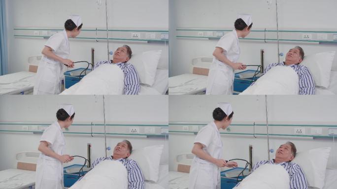 护士给老人测血压