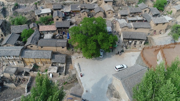 大汖村小布达拉依山而建古村落山谷