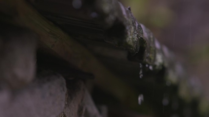 古镇雨景