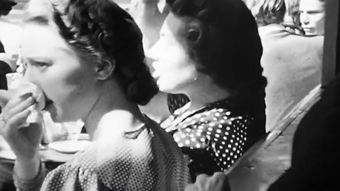 40年代女性逛街街景喝咖啡、商店橱窗