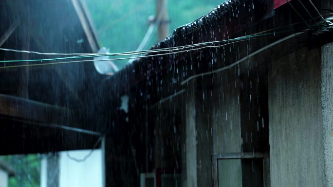 乡村 老房子瓦屋屋檐雨天 梅雨 雨季