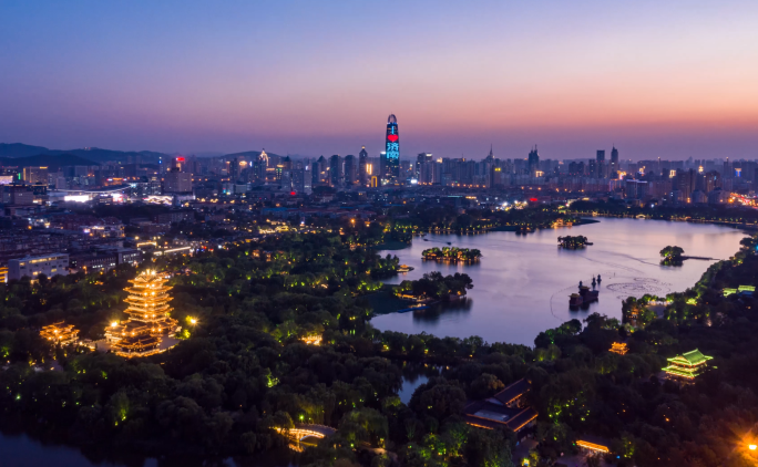 4K济南大明湖景区夜景延时航拍