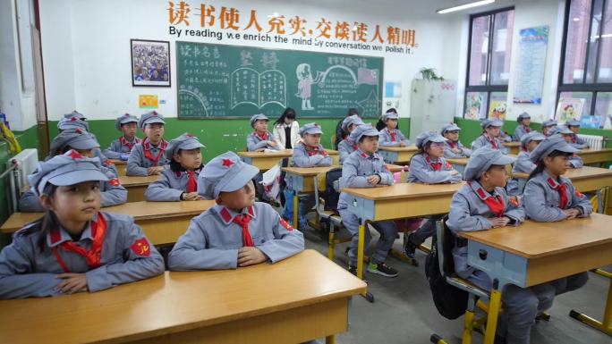 革命老区红军小学学生学习革命传统红色基因