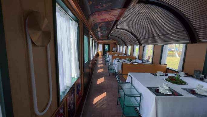 蒸汽机老火车餐车车厢餐厅铁路公园退役机车
