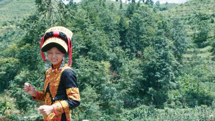 彝族舞蹈 山里的女孩 少数民族