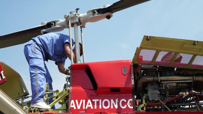 直升飞机 直升机 救援直升机 检修维修