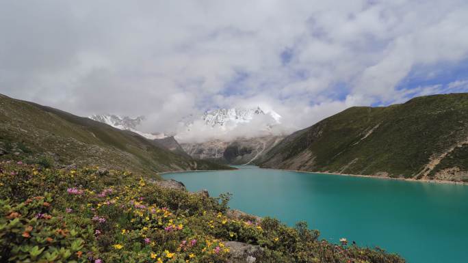 西藏山南朱错白玛林白马林措库拉岗日雪山