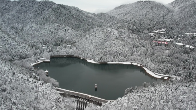 江西庐山大雪芦林湖