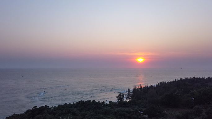 广西涠洲岛海滨自然风光黄昏海上日落延时