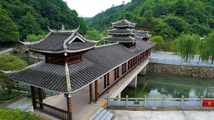 4K航拍农村风雨桥