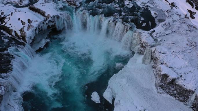 航拍于冰岛众神瀑布