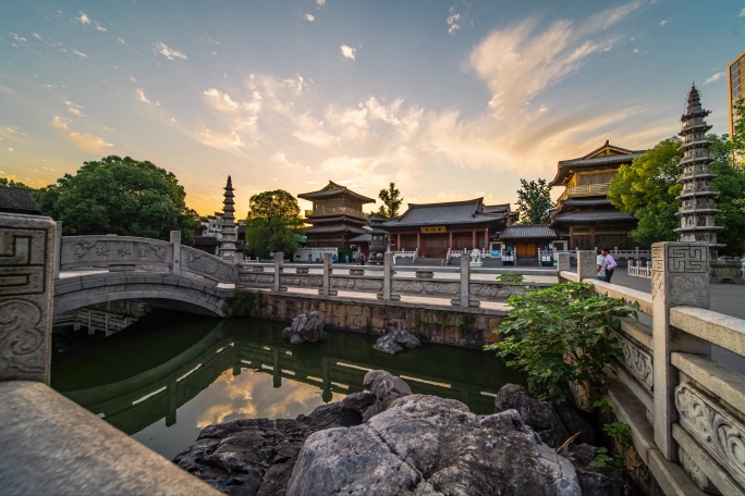 日转夜移动延时杭州京杭运河香积寺