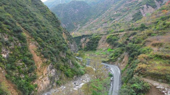 雨后山区道路