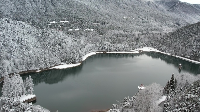 江西庐山大雪芦林湖