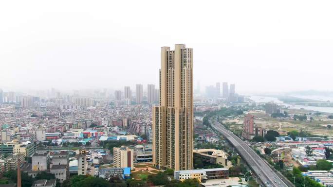 广州高楼背后的对比
