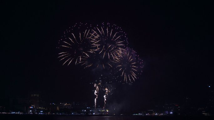 彩色节日烟花节日节气唯美特效视频