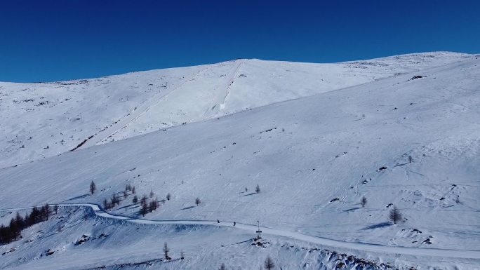 新疆可可托海雪山航拍 滑雪
