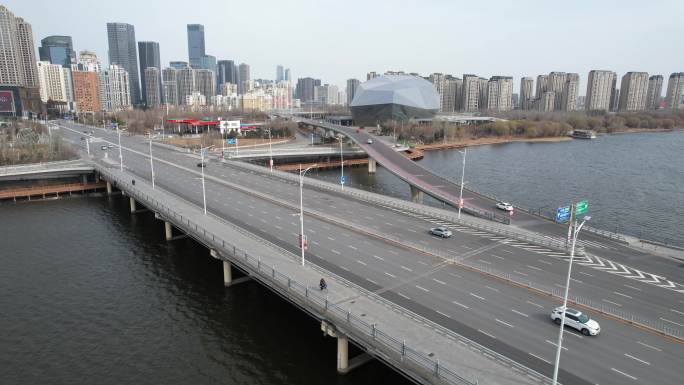 疫情期间的沈阳青年大街街路