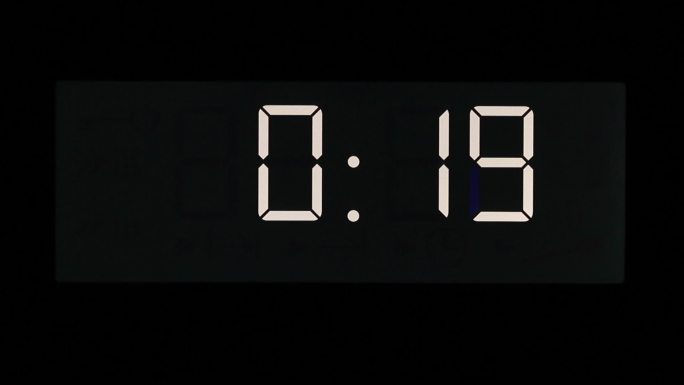 数字荧光显示屏上从30秒倒计时到零