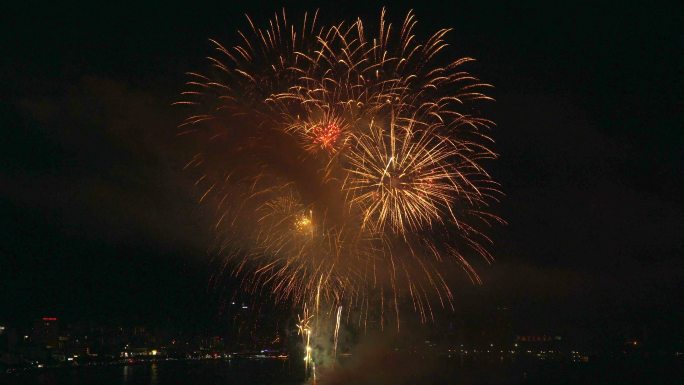 夜空中的烟花跨年夜狂欢盛典庆典节庆祝贺浪