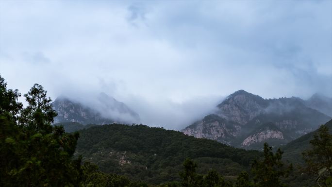 4K延时摄影山东泰安泰山龙角峰云雾