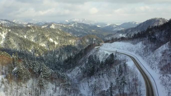日本北海道冬季公路自驾游旅行自然风光航拍