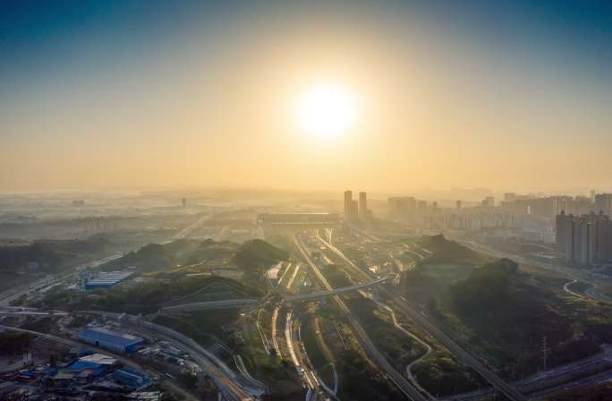 南宁东站清晨日出航拍大范围延时