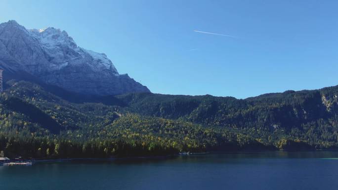 4K航拍阿尔卑斯山天鹅湖