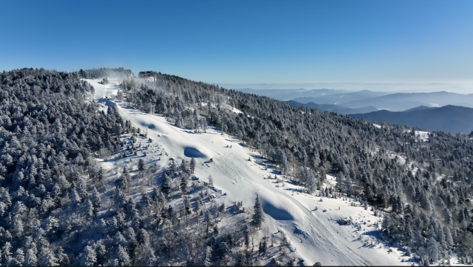 双板滑雪北大湖滑雪场航拍冬奥会雪山