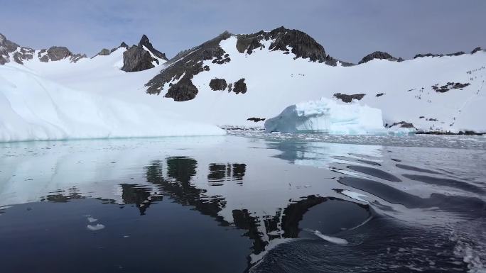 南极 冰岛 水面倒影空景