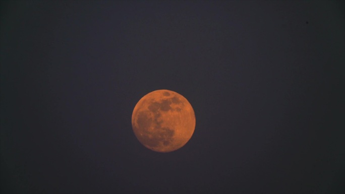 初升的红月亮