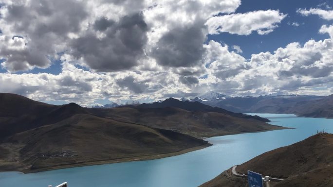 西藏美景羊湖