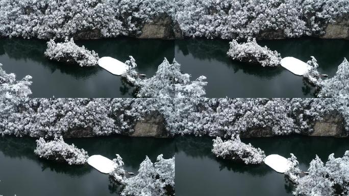 张家界宝峰湖大雪风光