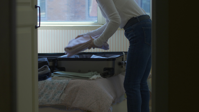 女人 整理行李箱 视频 素材