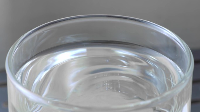 【原创】水杯玻璃杯滴水水纹波纹
