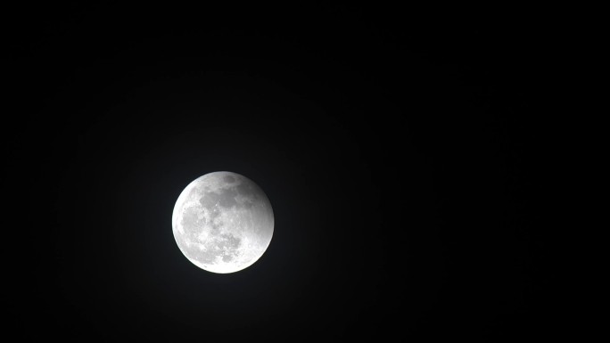 实拍超级月亮升起