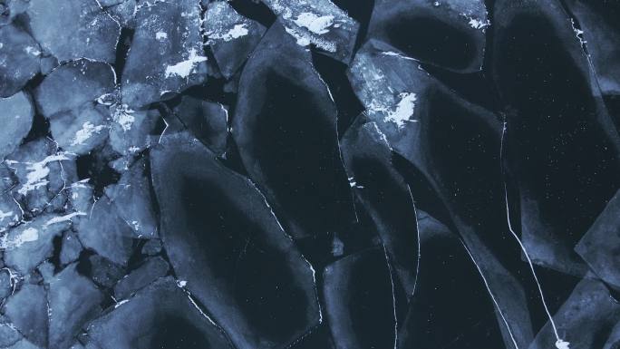 大型养鱼场碎冰视频素材