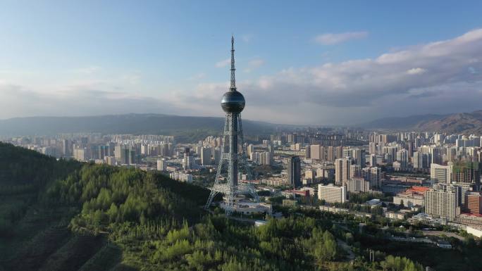 青海西宁浦宁之珠电视塔地标建筑城市风光