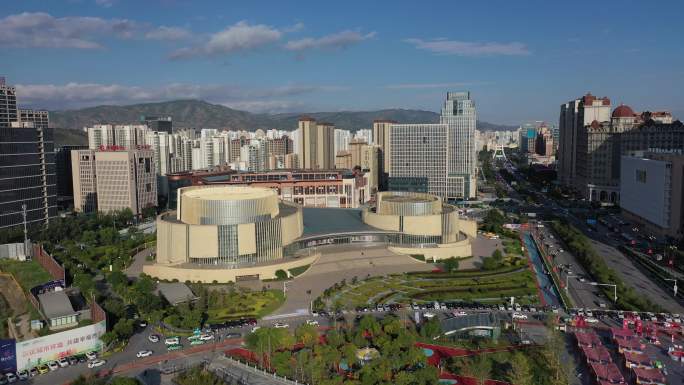 西宁海湖广场青海科学技术馆繁华城市风光