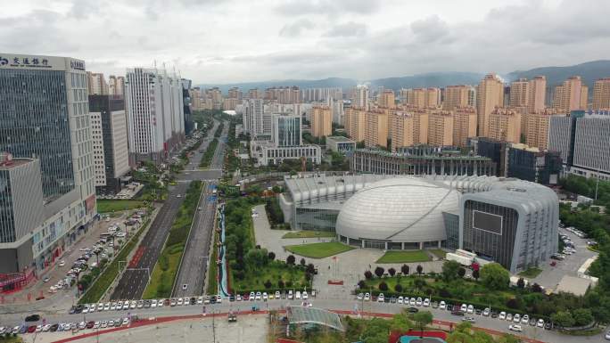 西宁海湖广场青海大剧院繁华城市风光