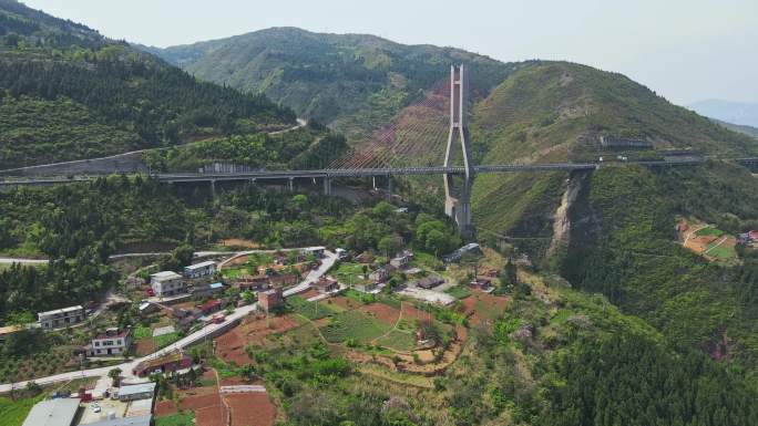 航拍泸蓉高速公路巫山溪沟村大桥