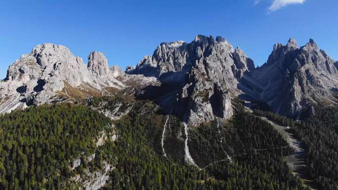 4K航拍阿尔卑斯山风光