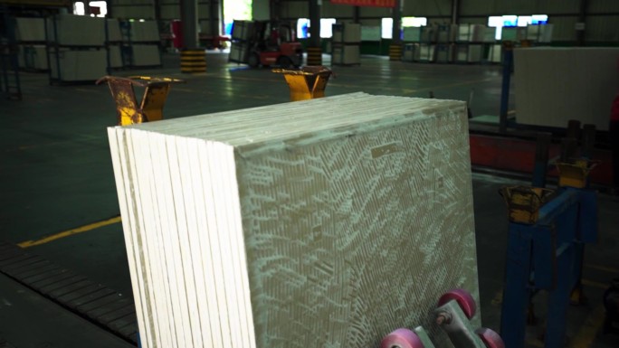 大型瓷砖自动化生产