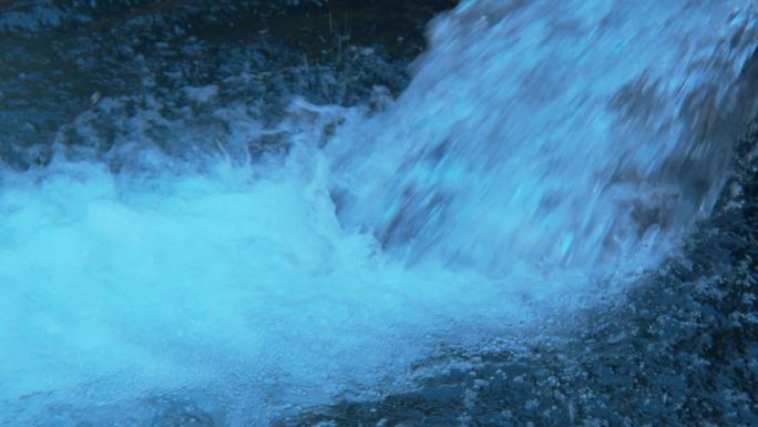 4k济南黑虎泉泉水喷涌