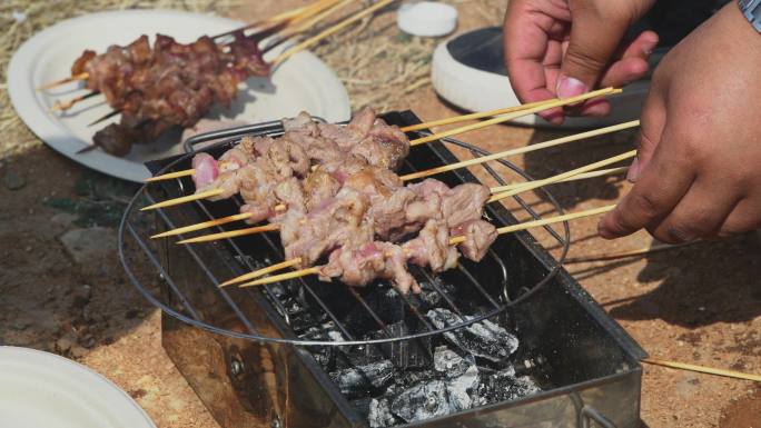 烧烤 野外烧烤 烤串 露营烧烤 野外露营