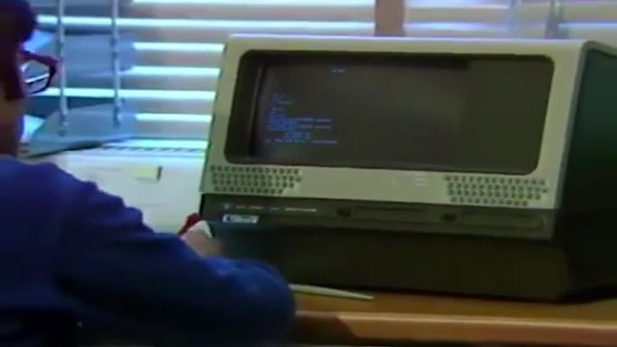 80年代计算机电脑UNIX系统架构计算机