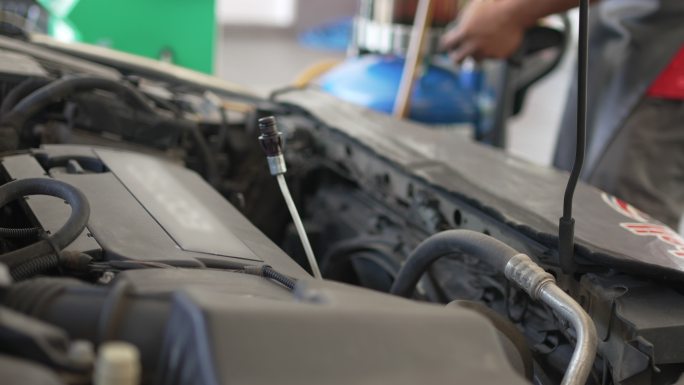 汽车修理厂轿车检修维护保养更换零件